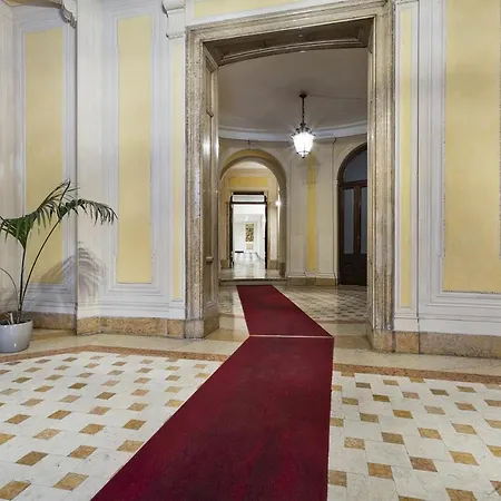 Apartment Lomellini Palace By Wonderful Italy